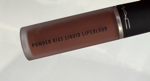 格仔餅公主-M.A.C輕吻雲霧唇頰霜_1