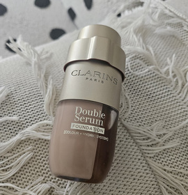 Kura-CLARINS賦活精華粉底液_1