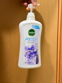 auntiemuscle-Dettol 滴露ProFresh清爽保濕沐浴露(紫羅蘭及洋甘菊)_1