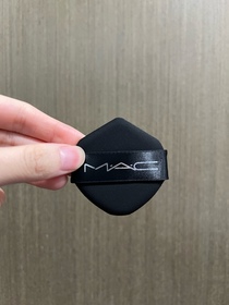 PorscheB-M.A.C專業無瑕霧鏡氣墊粉底_3