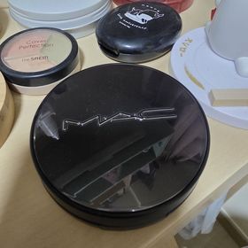 yoyochiu-M.A.C專業無瑕霧鏡氣墊粉底_2