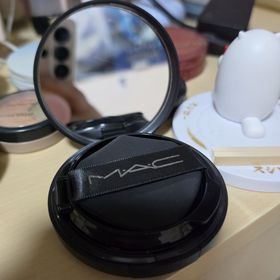 yoyochiu-M.A.C專業無瑕霧鏡氣墊粉底_3