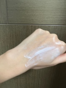 PorscheB-Vaseline涼感高效防曬精華液_4