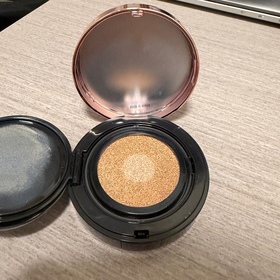 MC-LAURA MERCIER極致持久粉鑽煥亮氣墊粉底 SPF 50 UVA/UVB PA++++_2