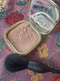 Sanna Cher-DOLCE & GABBANAEverlift Luminizer_1