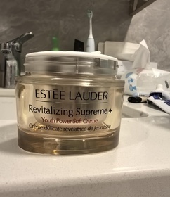 Kathy Wai-ESTEE LAUDERRevitalizing Supreme+ 新生活膚彈活輕盈面霜_1