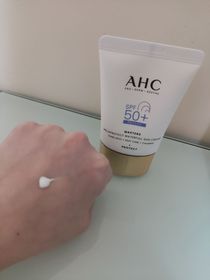 Karen-AHC9重全護撫紋淡斑防曬乳_4