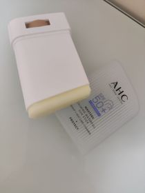 Karen-AHC9重全護撫紋淡斑防曬棒_4