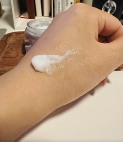 Amyloid Li-CHANELHYDRA BEAUTY 山茶花保濕微精華乳霜_1