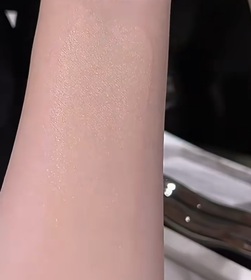 Fng-PRADA BeautyPRADA 原光新肌氣墊粉底_2