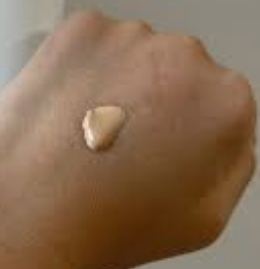 Tszki-GIVENCHYPRISME LIBRE SKIN-CARING GLOW FOUNDATION_2