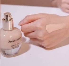 Tszki-Sulwhasoo 雪花秀緻美無瑕粉底液_1