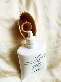 Little-AHC9重全護撫紋淡斑防曬乳_4