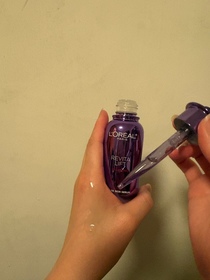 cc-L'ORÉAL PARiS超水光精華_2