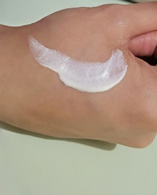 emerald-Bioré水感智能防曬慕斯_4