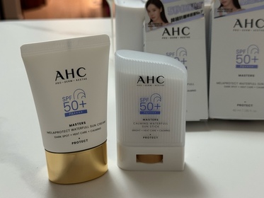 Khloe-AHC9重全護撫紋淡斑防曬棒_1