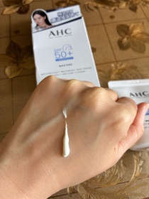 rabbit_red-AHC9重全護撫紋淡斑防曬乳_2