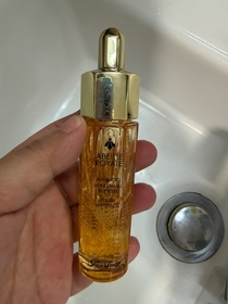 Yuki Chow-GUERLAIN殿級蜂皇 升級版水凝黑蜂活肌蜜_1