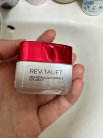 Maggieyt-L'ORÉAL PARiS活力緊緻修護眼霜_1