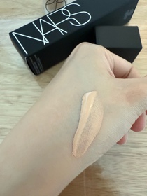 chel-NARS自然霧光持久粉底液_3