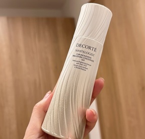 Kathy Wai-DECORTÉWHITELOGIST 1.8倍高濃度截黑美白精華_1