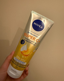 Chloeincosme-NIVEA果萃雙效SUPER C+ 防曬精華凝乳 SPF50 PA++++ _1