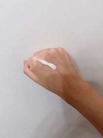Yuuuu-NIVEA果萃雙效SUPER C+ 防曬精華凝乳 SPF50 PA++++ _3