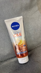 wawa-NIVEA果萃雙效C&E淨白潤亮精華凝乳_1