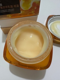Kathy Wai-L'ORÉAL PARiS金致臻顏花蜜奢養膠原輕盈乳霜_2