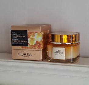 Emily Chow-L'ORÉAL PARiS金致臻顏花蜜奢養膠原輕盈乳霜_1