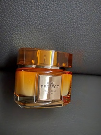 Shirlin Ho-L'ORÉAL PARiS金致臻顏花蜜奢養膠原輕盈乳霜_1