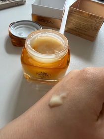 九音-L'ORÉAL PARiS金致臻顏花蜜奢養膠原輕盈乳霜_2