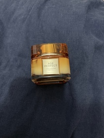ying-L'ORÉAL PARiS金致臻顏花蜜奢養膠原輕盈乳霜_1