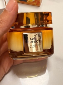 auntiemuscle-L'ORÉAL PARiS金致臻顏花蜜奢養膠原輕盈乳霜_1