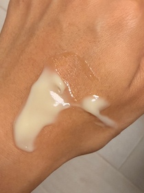 auntiemuscle-L'ORÉAL PARiS金致臻顏花蜜奢養膠原輕盈乳霜_2