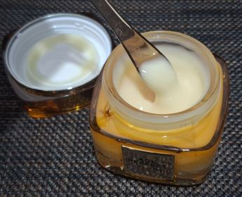 JW-L'ORÉAL PARiS金致臻顏花蜜奢養膠原輕盈乳霜_2