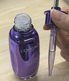 莓莓-L'ORÉAL PARiS超水光精華_1