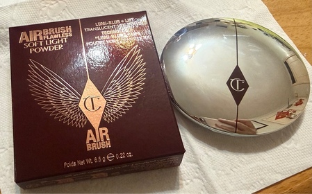 Mamamia-Charlotte Tilbury輕盈無瑕柔光蜜粉 #磨皮銀餅_1