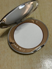 Summer-Charlotte Tilbury輕盈無瑕柔光蜜粉 #磨皮銀餅_2