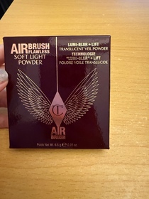 rac-Charlotte Tilbury輕盈無瑕柔光蜜粉 #磨皮銀餅_1