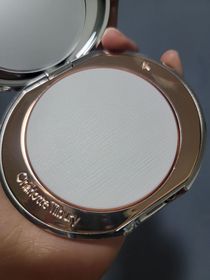Stranger C-Charlotte Tilbury輕盈無瑕柔光蜜粉 #磨皮銀餅_3