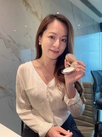 Twinkle C-Charlotte Tilbury輕盈無瑕柔光蜜粉 #磨皮銀餅_1