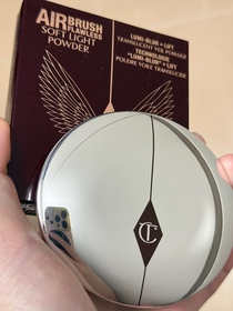 Ice-Charlotte Tilbury輕盈無瑕柔光蜜粉 #磨皮銀餅_1