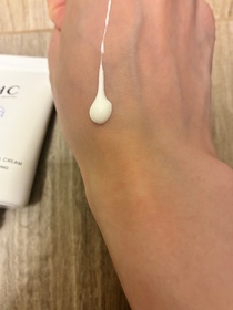 Paris merci -AHC9重全護撫紋淡斑防曬乳_3