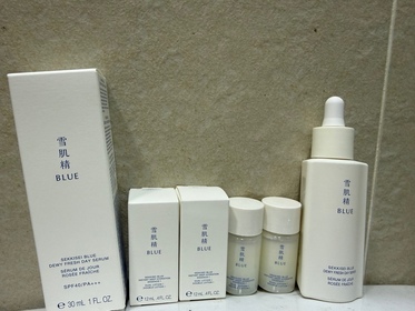 lepetitblanc-KOSE 雪肌精雪肌精 BLUE 水潤透亮防曬精華_1