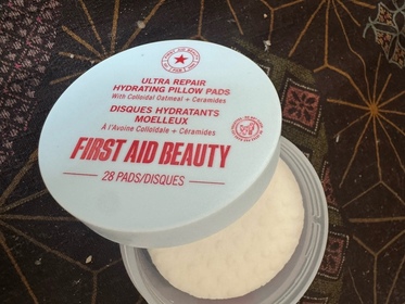 Sanna Cher-FIRST AID BEAUTY極致水潤保濕修護棉⽚_1