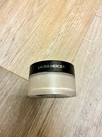 Paris merci -LAURA MERCIER柔光透明蜜粉_1