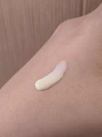 Momojoejoe - 廢青環遊世界-LA ROCHE-POSAYANTHELIOS UVMUNE 400全效廣譜輕盈隔離乳液 【抗斑配方】_3