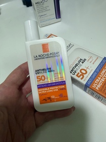 Gloria Lee-LA ROCHE-POSAYANTHELIOS UVMUNE 400全效廣譜輕盈隔離乳液 【抗斑配方】_1