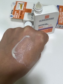 Gloria Lee-LA ROCHE-POSAYANTHELIOS UVMUNE 400全效廣譜輕盈隔離乳液 【抗斑配方】_3